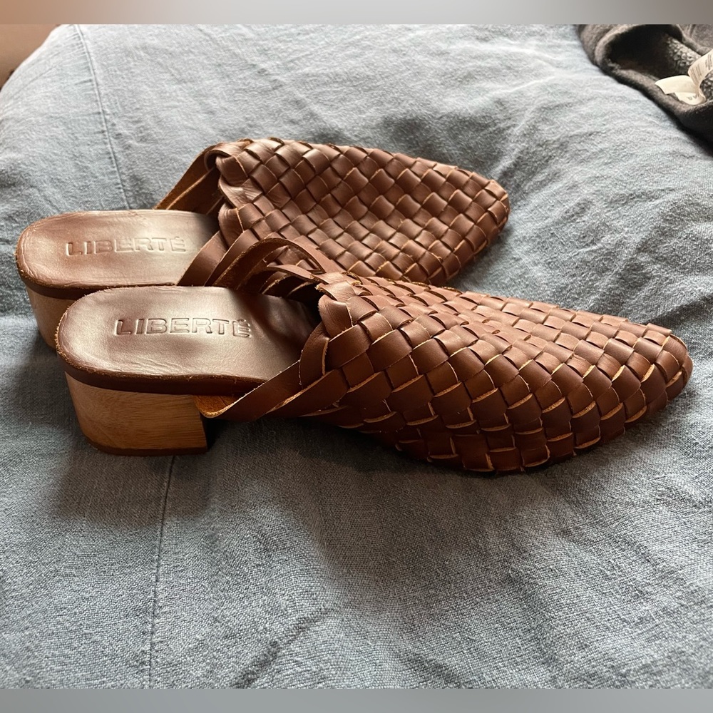 Barely worn Liberte slide on shoe in brown leather.